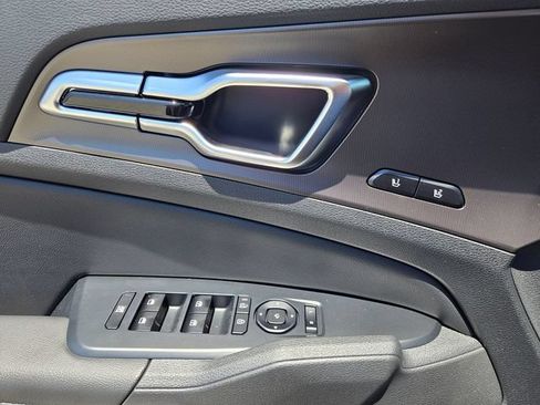 New 2026 Kia Sportage SX FWD image 9