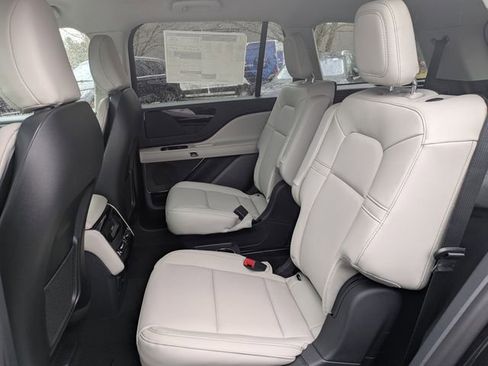 New 2026 Lincoln Aviator 2WD w/ Jet Appearance Package image 12