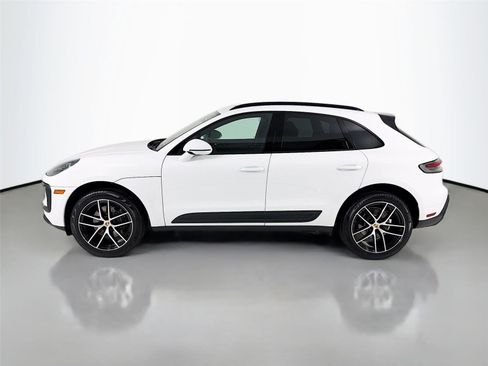 Used 2023 Porsche Macan AWD/4WD image 2