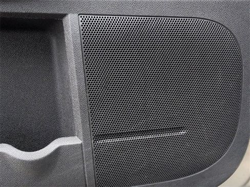 Used 2011 Chevrolet Traverse LT w/ All-Star Package image 16