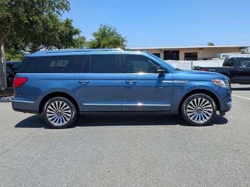 Used 2020 Lincoln Navigator L Reserve w/ Cargo Convenience Package image 2