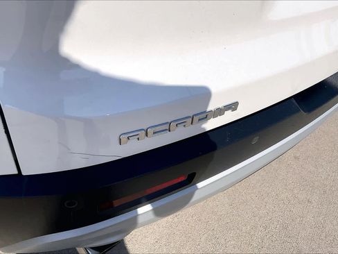 Used 2018 GMC Acadia SLT image 30