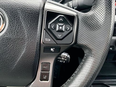 Used 2021 Toyota Tacoma TRD Off-Road image 18