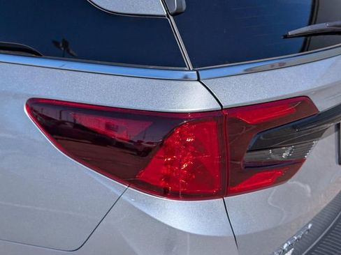 New 2026 Honda Odyssey Touring image 9