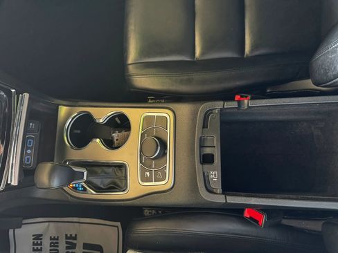 Used 2021 Jeep Grand Cherokee Limited w/ Trailer Tow Group IV image 16