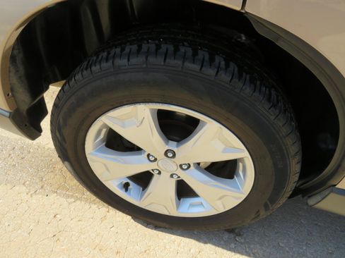Used 2015 Subaru Forester 2.5i Limited w/ Popular Package #2 AWD/4WD image 20