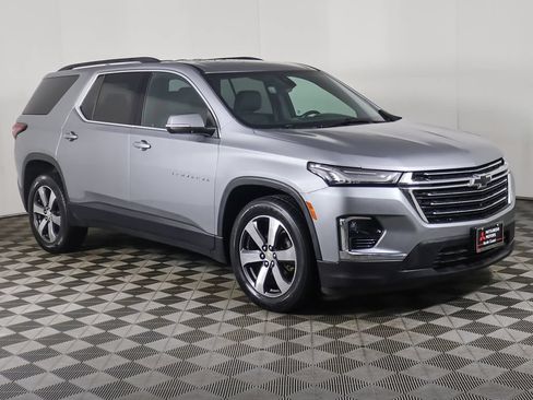 Used 2023 Chevrolet Traverse LT w/ LT Premium Package AWD/4WD image 60
