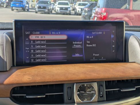 Used 2016 Lexus LX 570 4WD w/ Luxury Package image 24