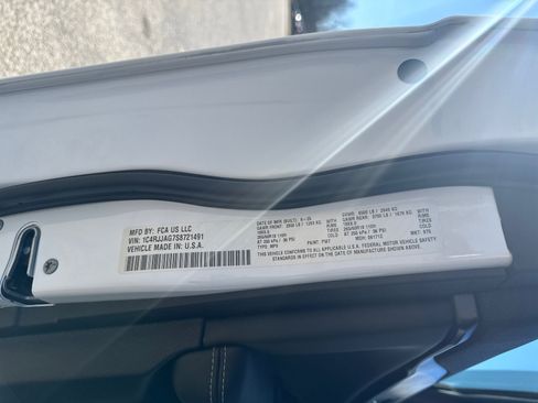 New 2025 Jeep Grand Cherokee L Laredo image 30