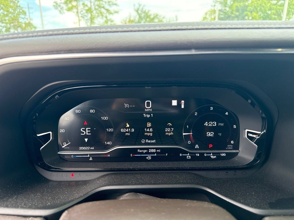 Used 2022 GMC Yukon Denali RWD image 15