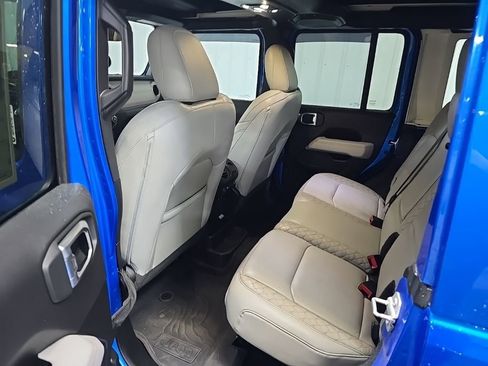 Used 2023 Jeep Wrangler Altitude image 31