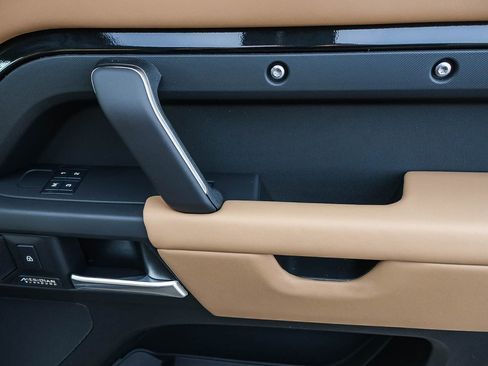 New 2026 Land Rover Defender 110 X-Dynamic SE AWD/4WD image 19
