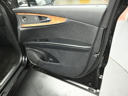 Used 2019 Lincoln Nautilus Reserve image 29