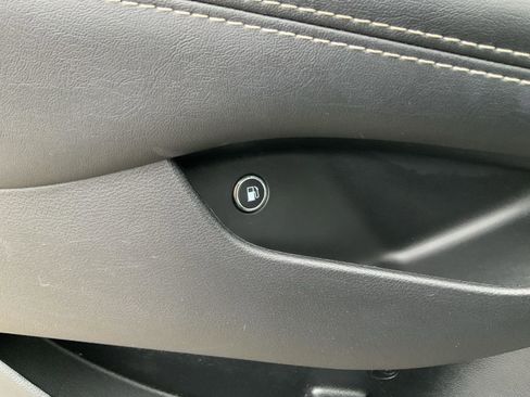 Used 2021 Chrysler Pacifica Limited w/ S Appearance Package image 27