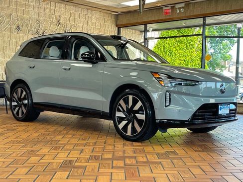 Used 2025 Volvo EX90 Ultra AWD/4WD image 8