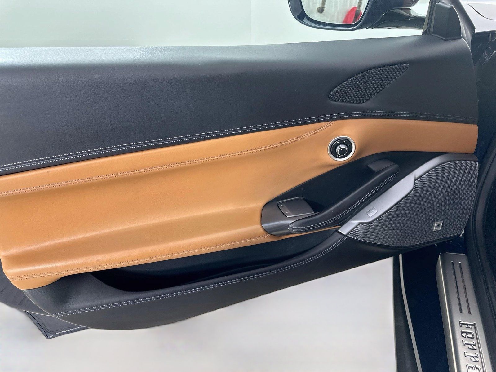 Used 2020 Ferrari Portofino RWD image 16