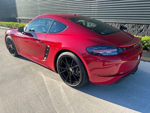 Certified 2025 Porsche 718 Cayman image 3