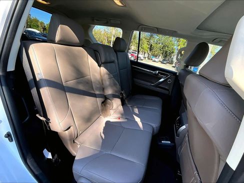 Used 2023 Lexus GX 460 Premium w/ Premium Plus Package image 19