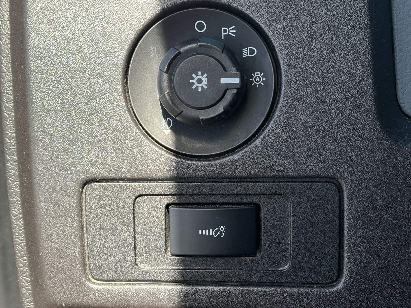 Used 2012 Ford F150 XLT w/ XLT Chrome Pkg AWD/4WD image 11