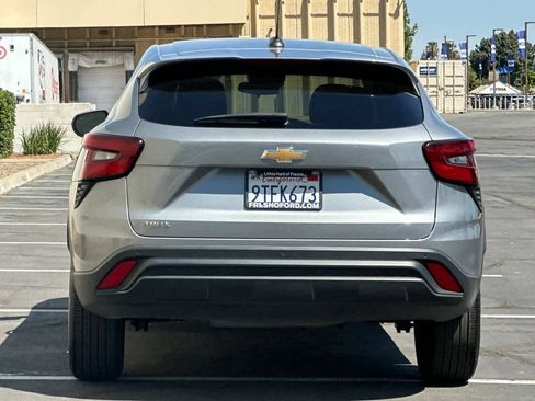 Used 2025 Chevrolet Trax LS w/ Driver Confidence Package FWD image 8
