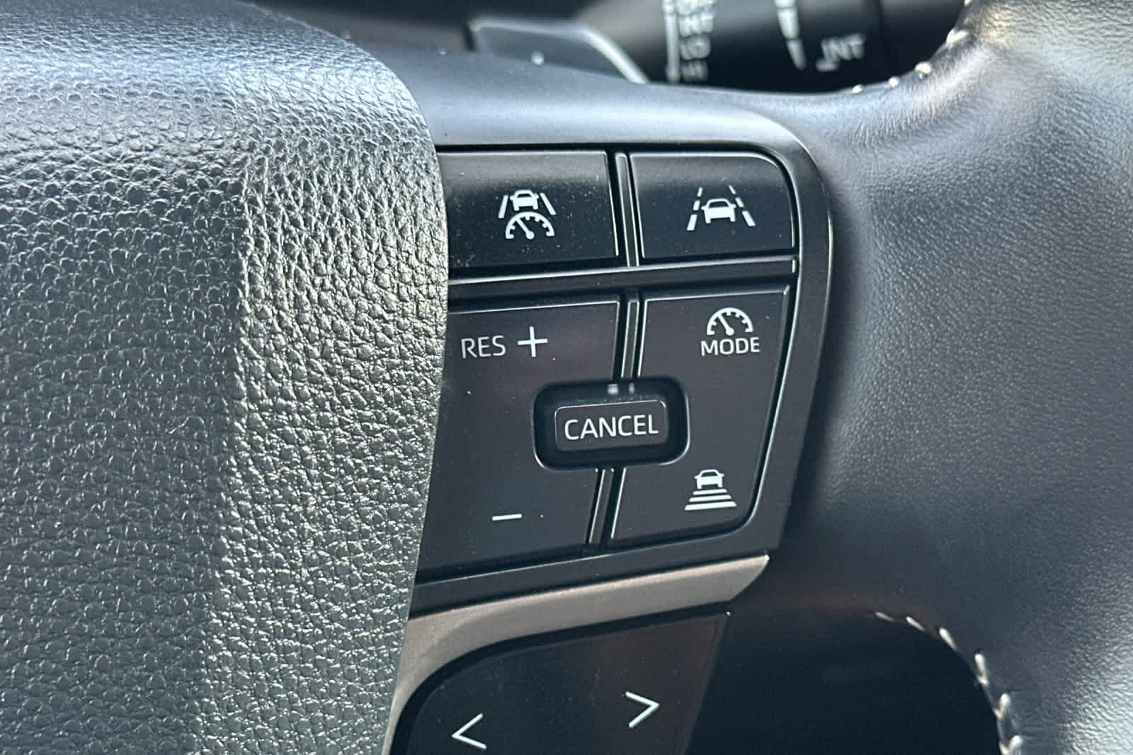 Used 2025 Toyota Camry SE FWD image 28