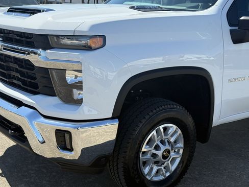 Used 2025 Chevrolet Silverado 2500 LT w/ Convenience Package image 2