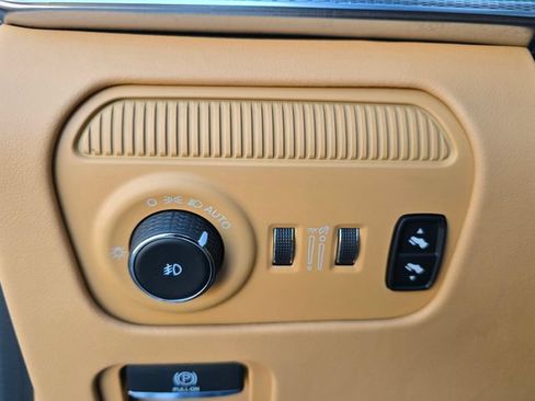 Certified 2023 Jeep Grand Wagoneer Series III AWD/4WD image 17