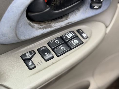 Used 2004 Chevrolet TrailBlazer LT w/ LT Preferred Equipment Group image 17