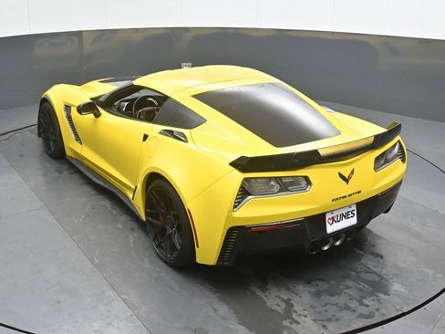 Used 2016 Chevrolet Corvette Z06 w/ Z07 Performance Package RWD image 35