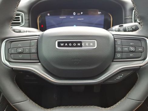 Used 2022 Jeep Wagoneer Series III AWD/4WD image 12