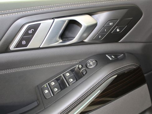 Certified 2025 BMW X5 xDrive50e image 22