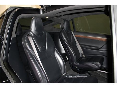 Used 2017 Tesla Model X 75D image 24