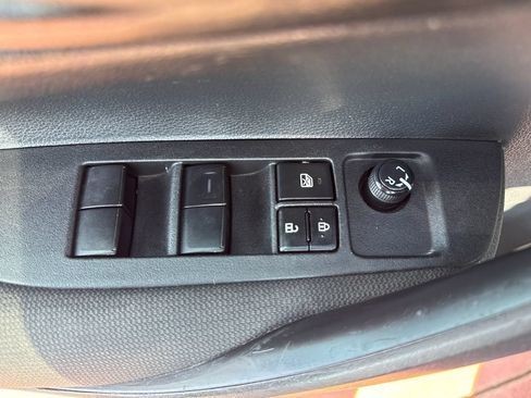Used 2022 Toyota Corolla LE FWD image 11