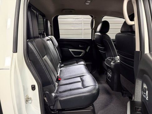 Used 2018 Nissan Titan PRO-4X w/ Pro-4x Convenience Package image 19