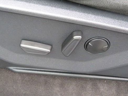 Certified 2022 Ford F150 XLT w/ Equipment Group 302A High image 17