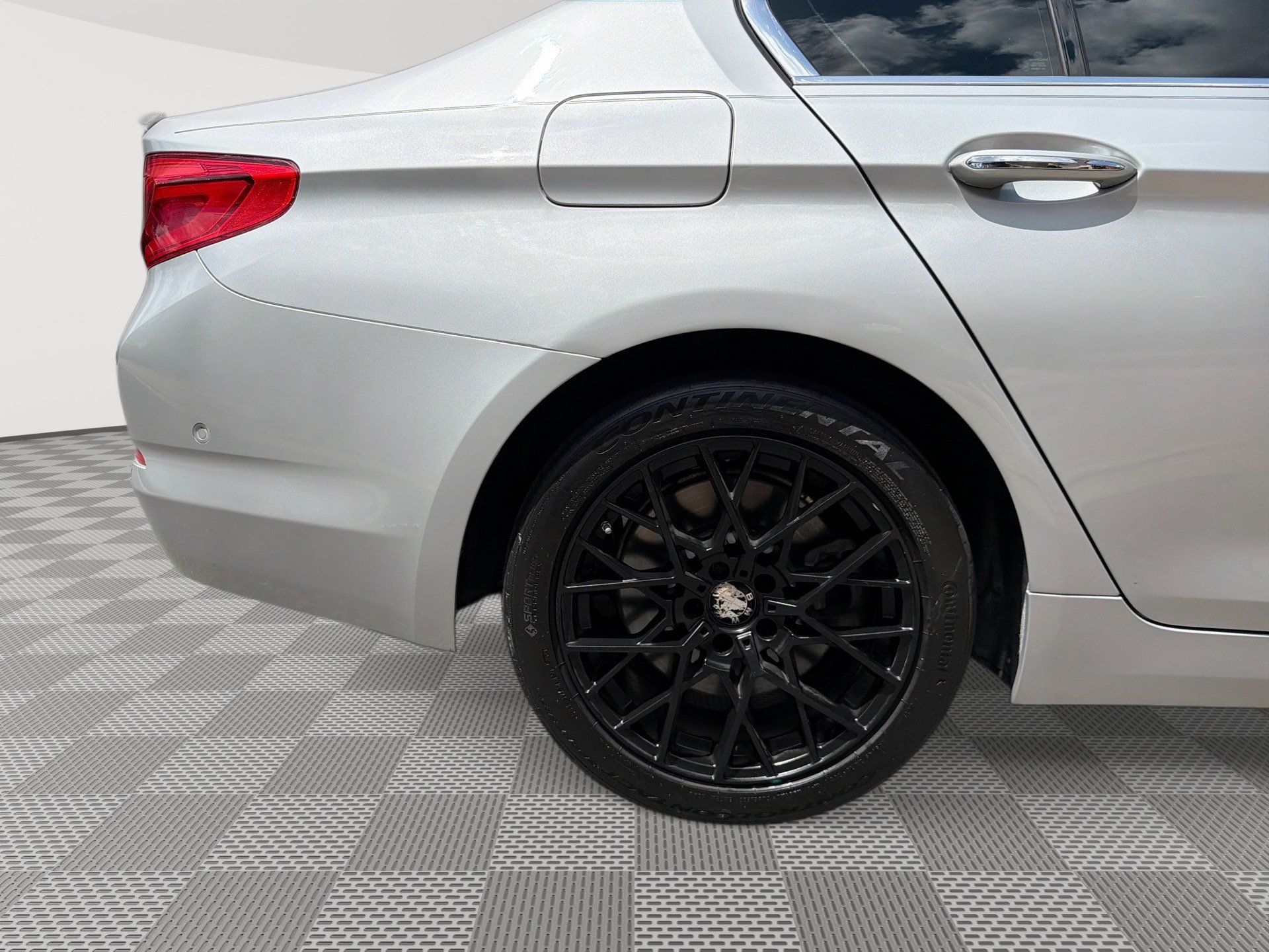 Used 2018 BMW 540i RWD image 30