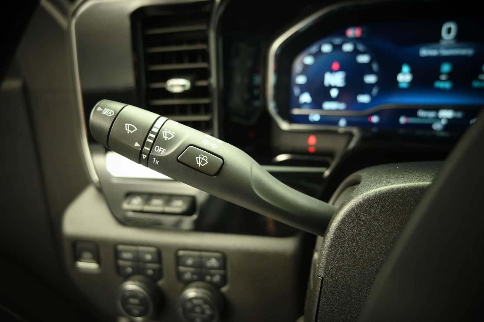 Used 2024 Chevrolet Silverado 1500 LTZ AWD/4WD image 17