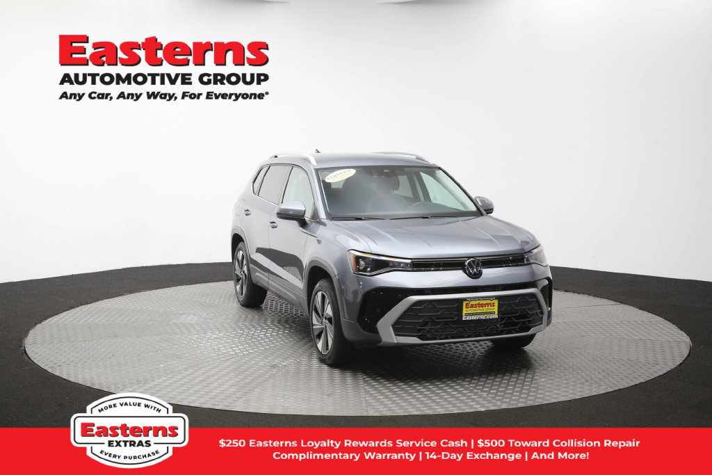Used 2025 Volkswagen Taos SE AWD/4WD image 50
