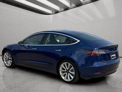 Used 2020 Tesla Model 3 Standard Range RWD image 3