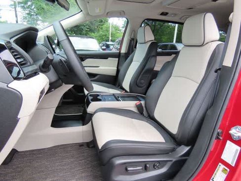 Certified 2026 Honda Odyssey Elite image 13