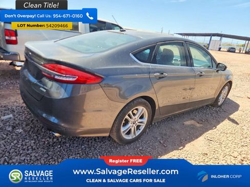 Used 2018 Ford Fusion SE w/ Fusion SE Technology Package FWD image 4