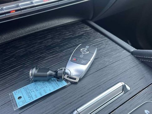 Certified 2025 Mercedes-Benz GLE 450e 4MATIC image 50