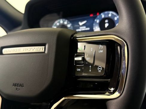 Used 2026 Land Rover Range Rover Evoque Dynamic SE AWD/4WD image 37