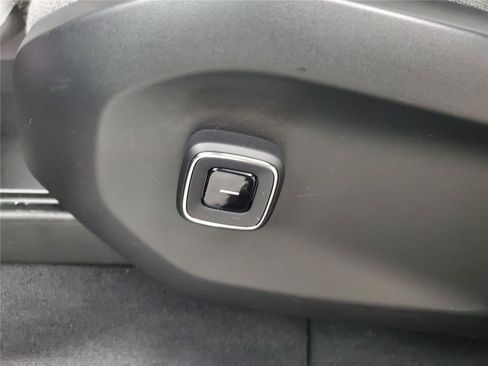 Certified 2025 Volvo EX90 Ultra AWD/4WD image 16
