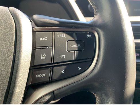 Used 2019 Lexus UX 250h image 22