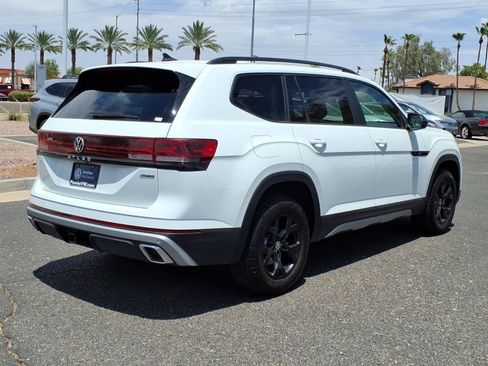 Certified 2025 Volkswagen Atlas Peak Edition SE AWD/4WD image 7