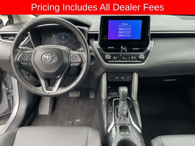 Used 2025 Toyota Corolla Cross XLE FWD image 14