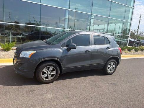 Used 2016 Chevrolet Trax LT AWD/4WD image 3