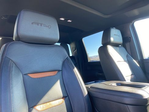 Used 2022 GMC Sierra 2500 AT4 w/ AT4 Preferred Package image 6