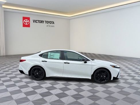 New 2026 Toyota Camry Hybrid image 2